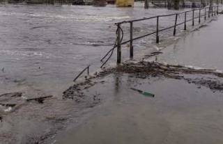 Вода в Киеве начала спадать