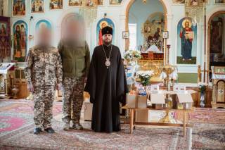 Хмельницкая епархия УПЦ передала лекарство для воинов ВСУ