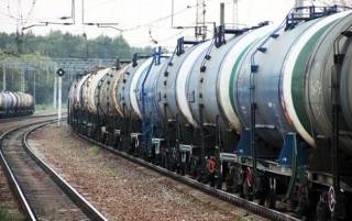 В России сошел с рельсов и загорелся поезд, перевозивший нефть