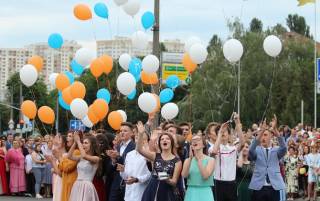 Стало известно, будут ли проводиться выпускные в украинских школах