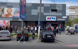 В Мелитополе и Бердянске оккупанты закрывают продуктовые магазины