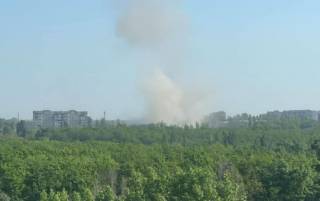 В оккупированных Луганске и Токмаке утро началось со взрывов