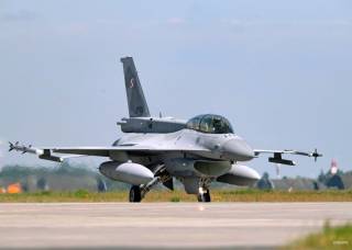 Украинцы уже проходят обучение на F-16, — Боррель