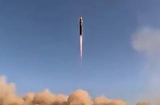 Появилось видео испытания уникальной иранской баллистической ракеты