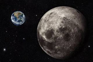 Две Луны есть у Земли, но вторая путешествует не вокруг, а рядом