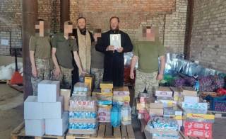 Священники Киевской епархии УПЦ доставили гумпомощь пострадавшим от подрыва Каховской ГЭС