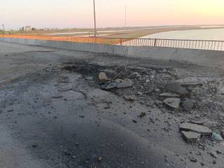 В Чонгаре под обстрел попал мост, соединяющий Крым с Херсонской областью