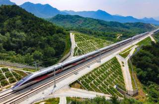 Самый быстрый поезд в мире испытывают китайцы: 453 км/ч