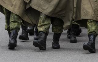 В России командир раздел и избил солдат. Зреет бунт