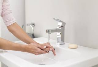Смеситель для умывальника: 5 вариантов для практичной ванной комнаты