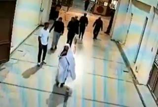 Опубликовано видео нападения террористов на мечеть в Иране