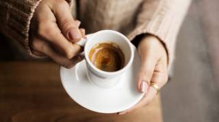 Ученые рассказали, чем чревато употребление кофе натощак