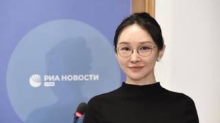 Ван Фан: китайская оперная певица спела «Катюшу» в Мариуполе. МИД Украины раскритиковал ее