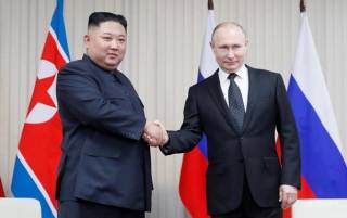 Ким Чен Ын на бронепоезде едет в гости к Путину