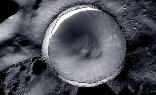 Луна, которую ещё никто не видел: в NASA показали уникальный снимок