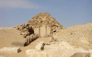 В пирамиде фараона Сахуры обнаружили восемь хранилищ