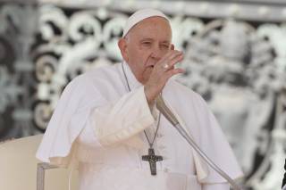 Раскол в Ватикане: кардиналы осудили заявление Папы римского в поддержку гомосексуализма