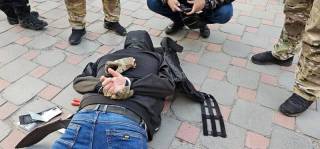 В Киеве мужчина устроил стрельбу в бизнес-центре
