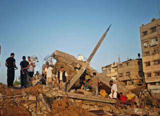 Из-за войны в Секторе Газа свои дома покинули сотни тысяч людей