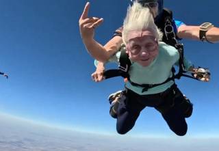 Дороти Хофнер: самая пожилая парашютистка умерла через несколько дней после прыжка
