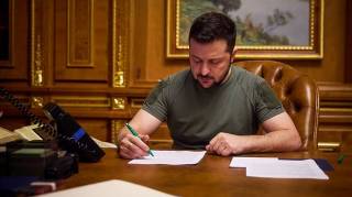 Зеленский одобрил новые сроки военного положения
