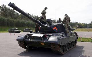Германия передала Украине очередную партию танков и еще кое-что