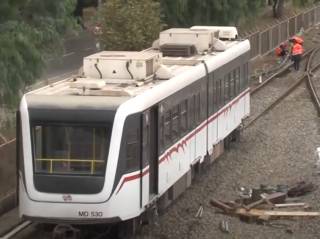 В Турции поезд метро устроил громкое ДТП