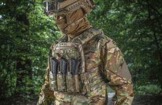 Тактические плитоноски: надежная защита для военнослужащих