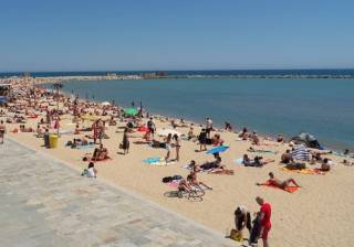 Как оказалось, с пляжей Барселоны долгие годы… исчезает песок