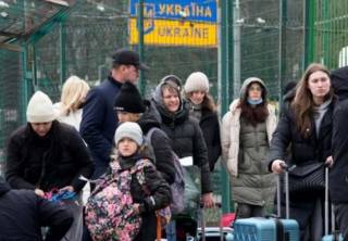 Число украинских беженцев в ЕС продолжает расти: в какие страны едут чаще всего