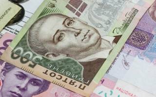 Украинским бюджетникам хотят дважды повысить зарплаты