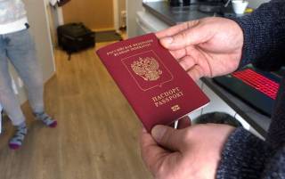 Украинцы массово отказываются получать паспорта РФ на оккупированных территориях