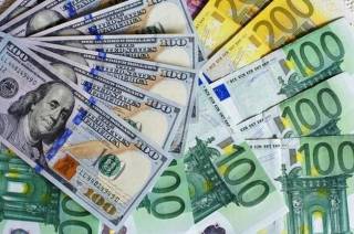В Украине вновь подорожали доллар и евро