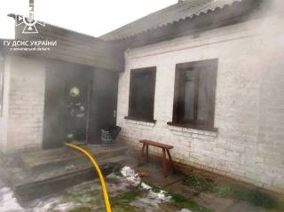 Жертвами пожара в Черниговской области стали молодая мать и ее крошечные дети