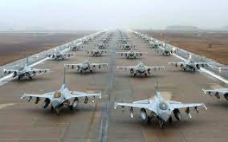 Нідерланди підготують перші 18 винищувачів F-16 для відправки в Україну