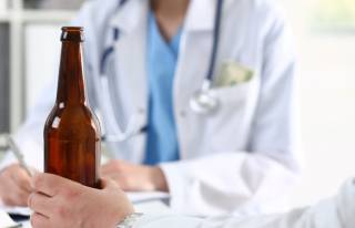 Эффективные методы лечения алкоголизма: что выбрать?