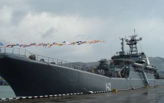 В Крыму взорван российский корабль, перевозивший иранские «мопеды»