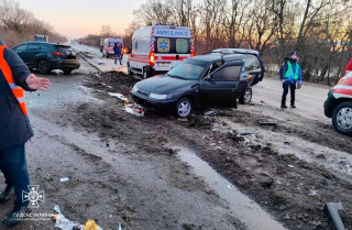 Кривава ДТП на Дніпропетровщині: постраждали шестеро людей