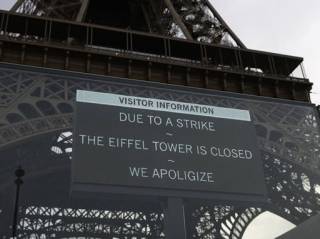 Эйфелева башня закрылась для посетителей из-за забастовки персонала