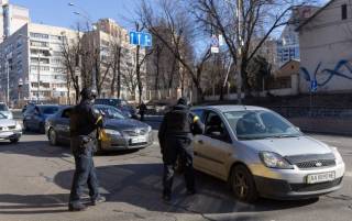 Главный полицейский Киевщины рассказал о ситуации с повестками на блокпостах