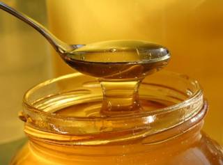 Нутригенетик объяснил, почему нельзя нагревать мед