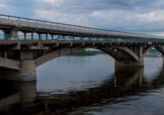 Стало известно, закроют ли мост Метро в Киеве