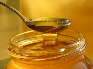 Нутригенетик пояснив, чому не можна нагрівати мед