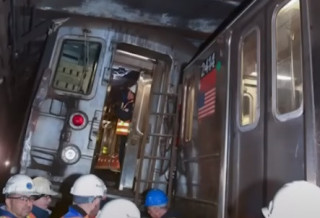 У центрі Нью-Йорка зіткнулися два поїзди метро