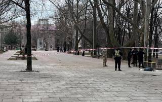 В Запорожье мужчина убил женщину на улице, после чего застрелился