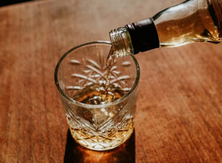 Британці попередили, що різко відмовлятися від алкоголю не можна