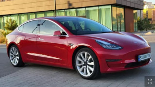 Уживані Tesla б'ють рекорди з продажу в Україні.