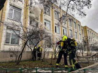 В Киеве горела школа. Детей оперативно эвакуировали