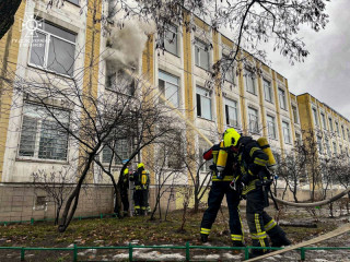 У Києві горіла школа. Дітей оперативно евакуювали