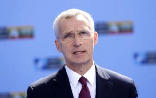 Столтенберг призвал НАТО и ЕС активизироваться и предоставить больше финансирования Украине